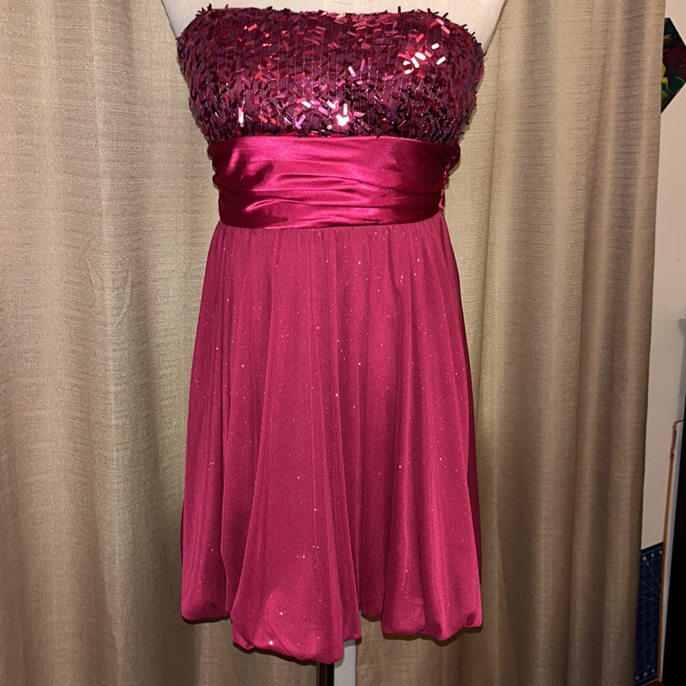 Speechless Small Burgundy and Fuchsia Sequin Glitter Strapless Mini Dress